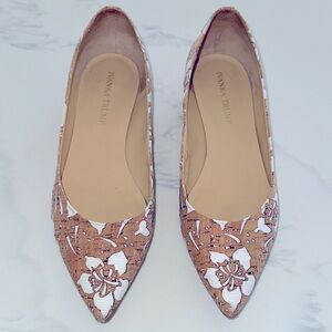 IVANKA TRUMP SIZE 8.5 BALLET FLATS~CORK POINTED TOE SHOES SLIGHT HEEL~FLORAL CUT